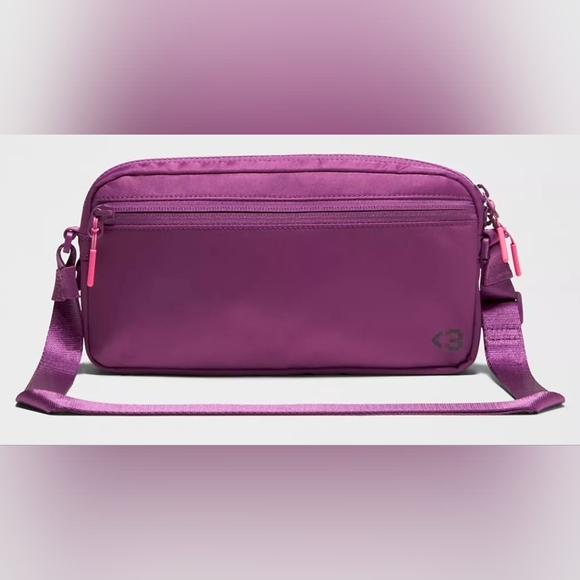 Lululemon Multi- Pocket Crossbody Bag 2.5L Pride Bag New! - Picture 3 of 4